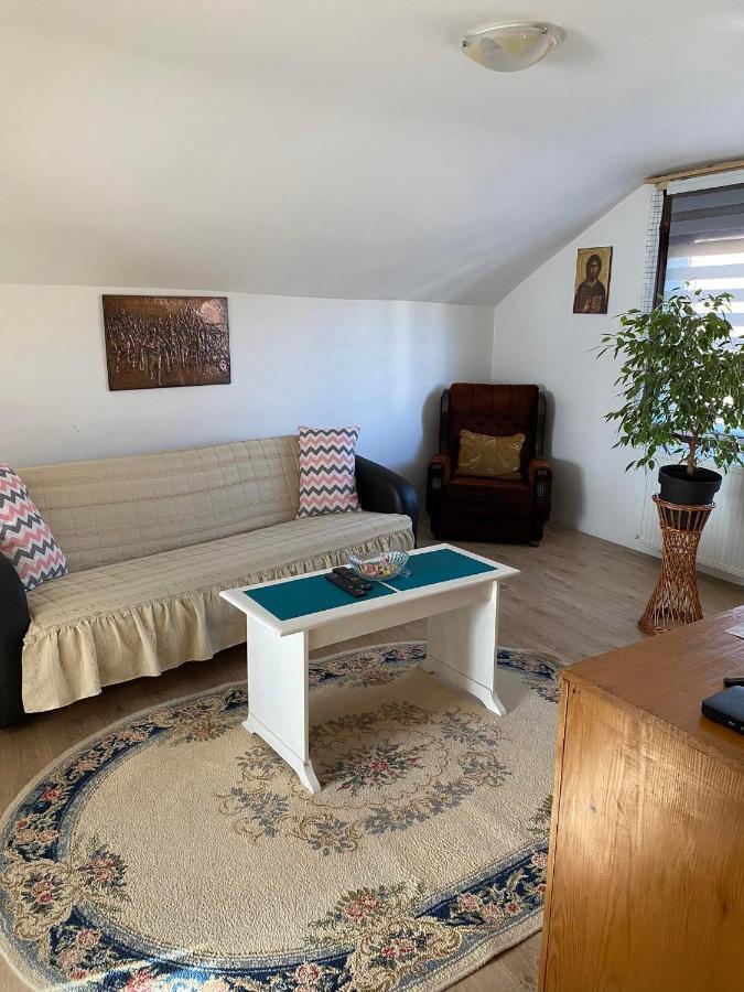 Micin Dom Apartment Pirot Luaran gambar