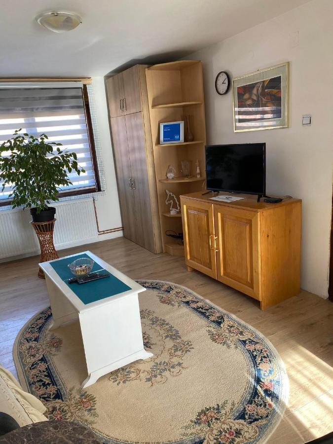 Micin Dom Apartment Pirot Luaran gambar