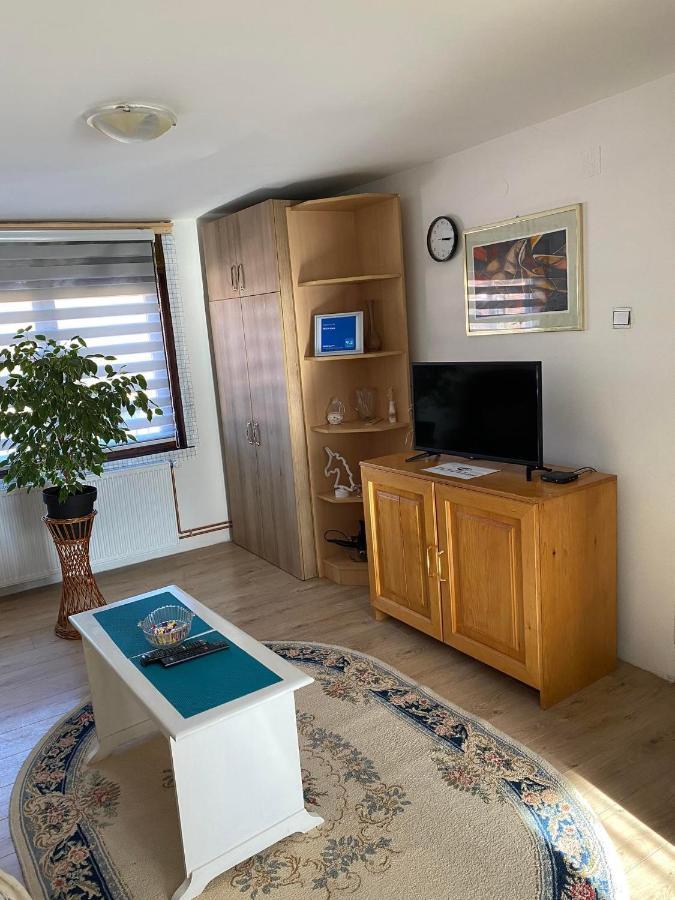 Micin Dom Apartment Pirot Luaran gambar