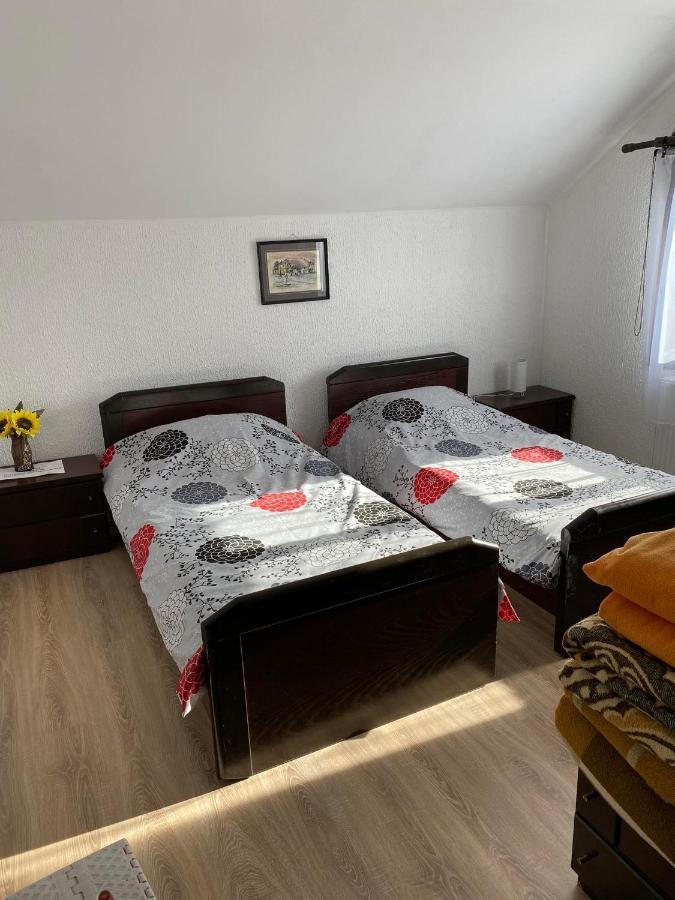 Micin Dom Apartment Pirot Luaran gambar