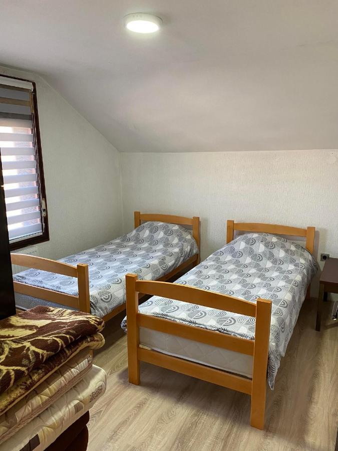 Micin Dom Apartment Pirot Luaran gambar